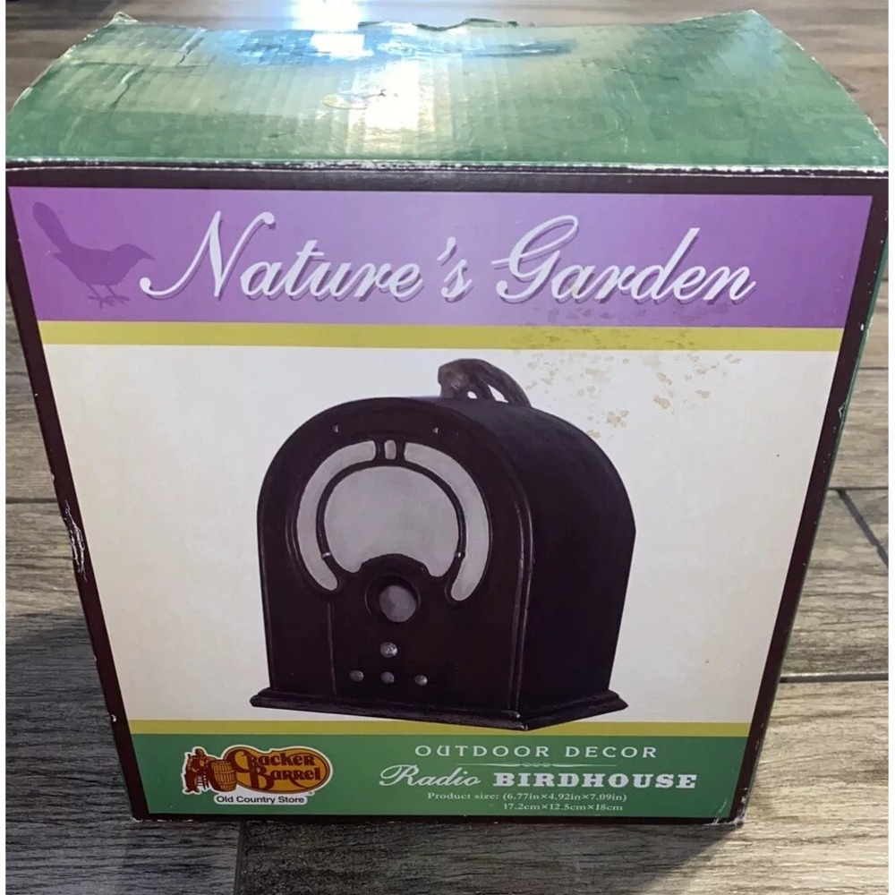 Cracker Barrel Nature's Garden Radio Birdhouse‎